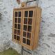 Petite armoire vitrée parisienne