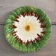 1 plate Marguerite in majolica/slip