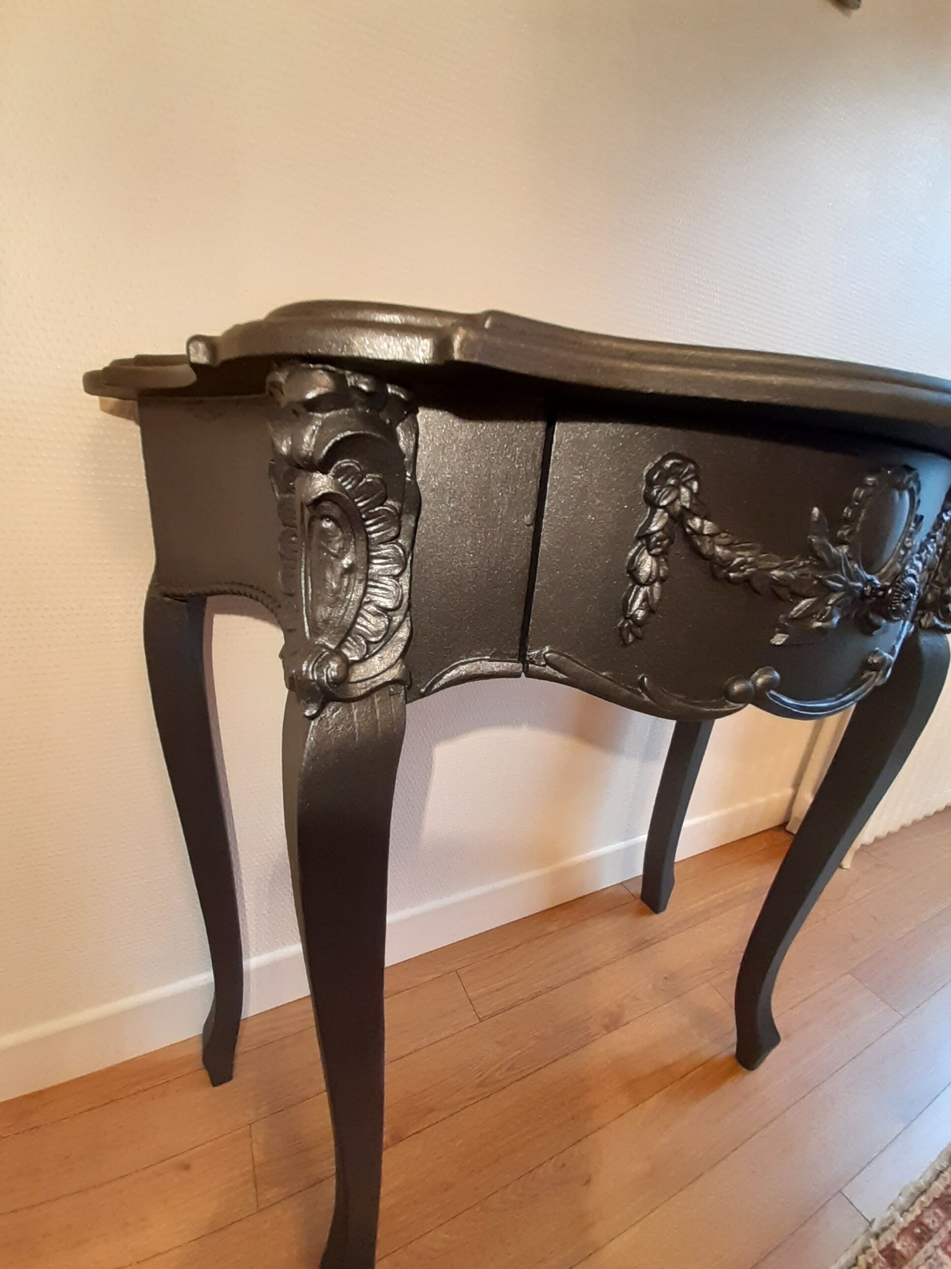 Baroque console black steel