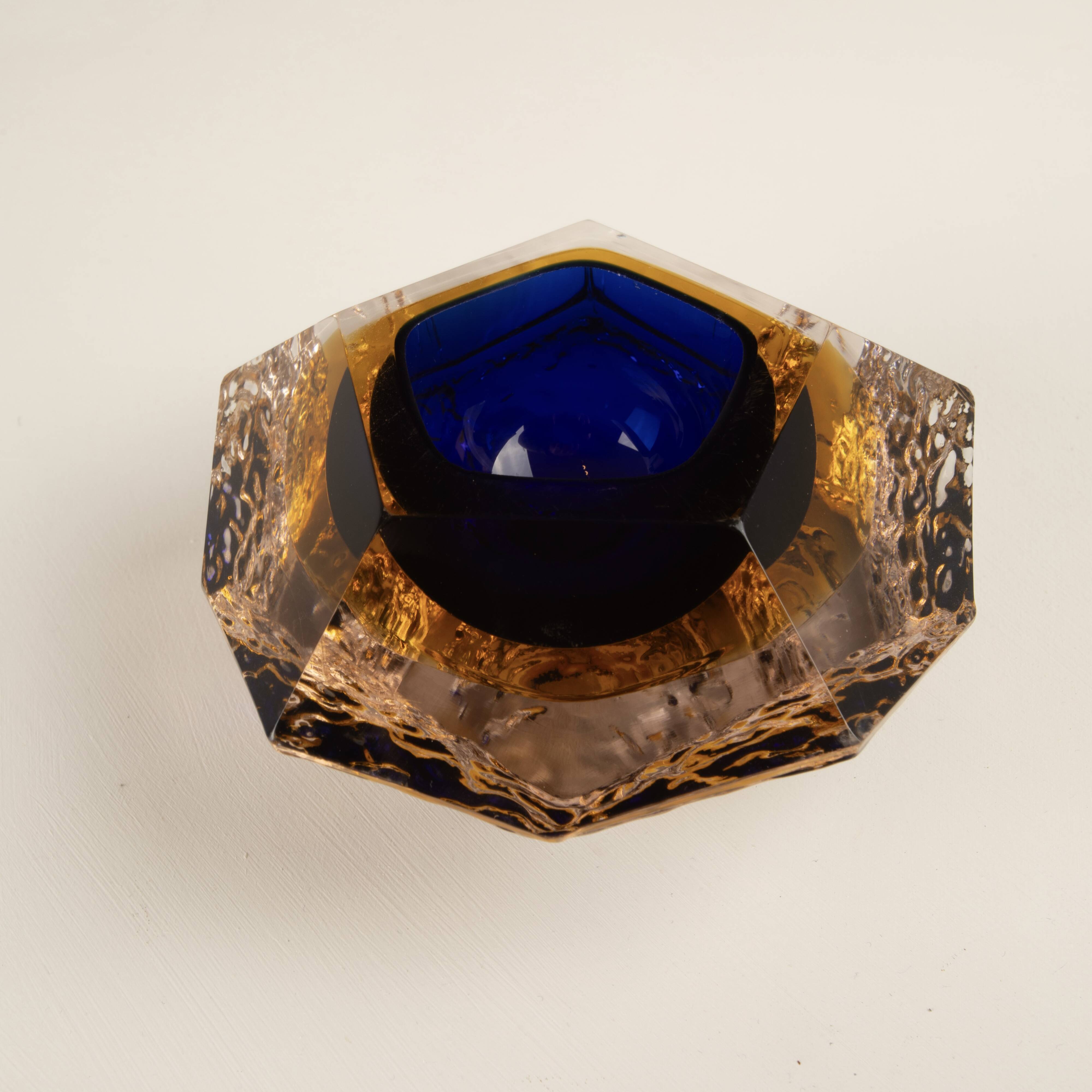 Sculptural submerged glass ashtray by Gianfranco Mandruzzato Murano 1970