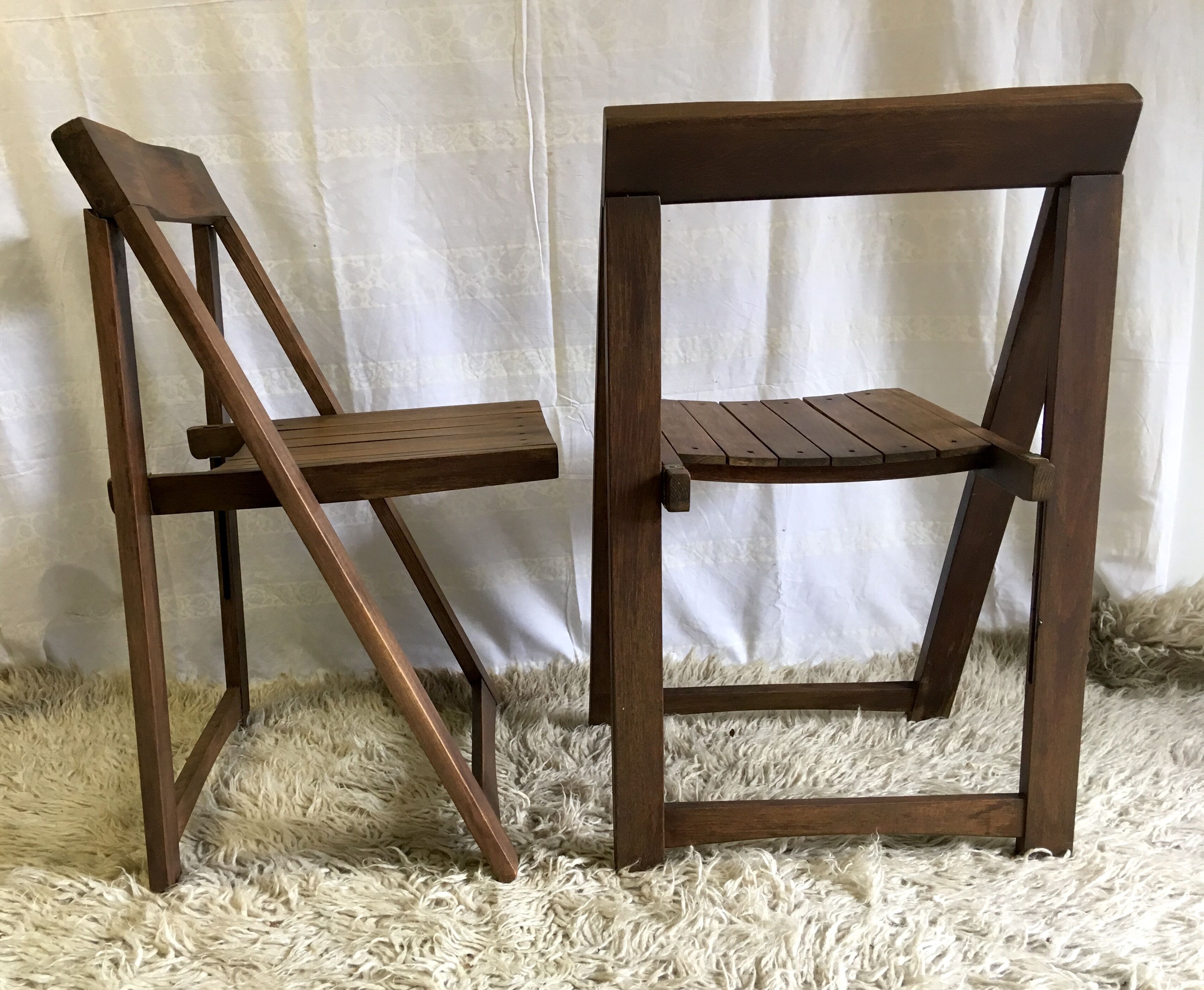 Duo of folding chairs 60s
