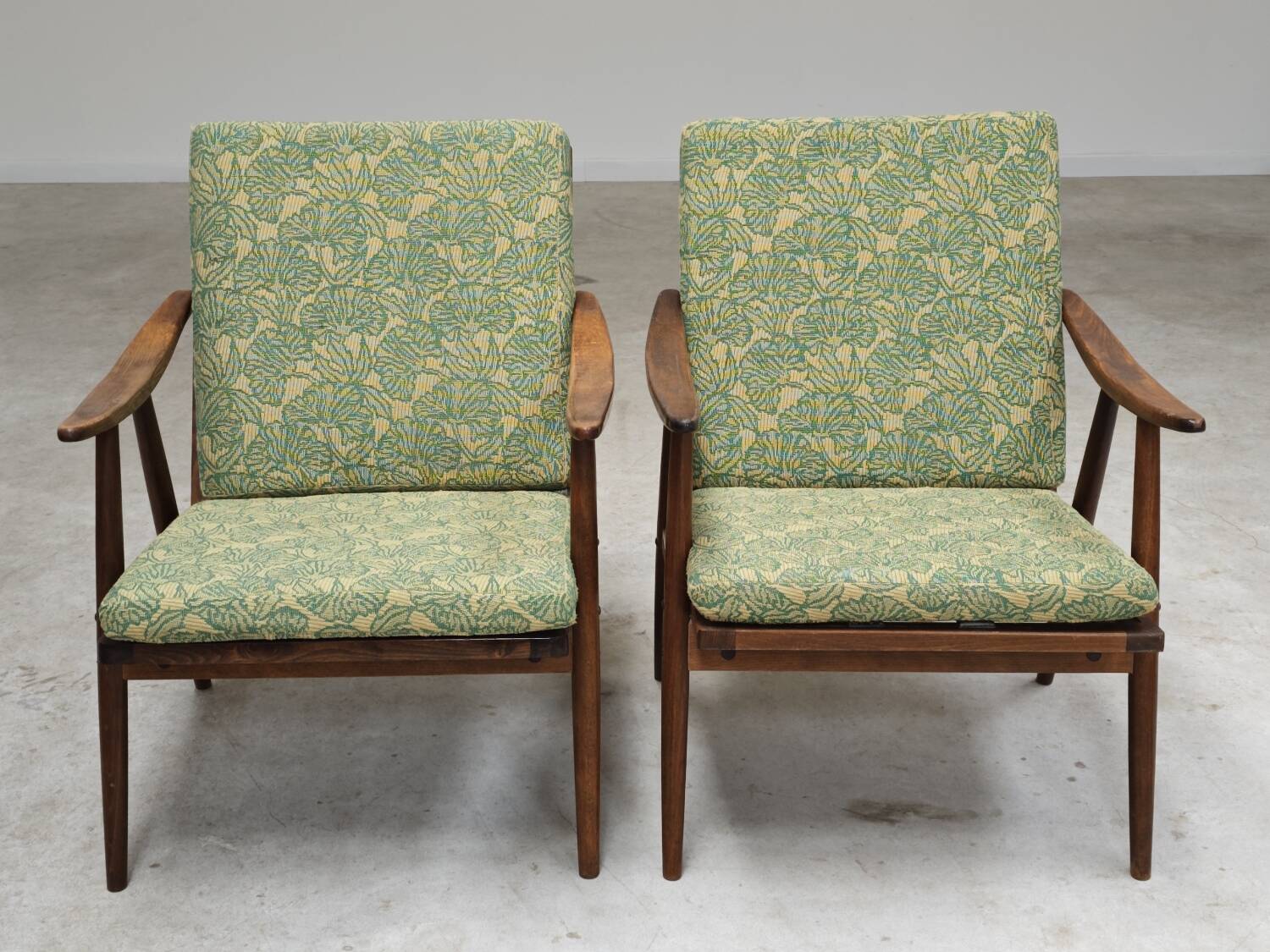 Pair of green flower boomerang armchairs by Antonin Suman for Ton (Thonet)
