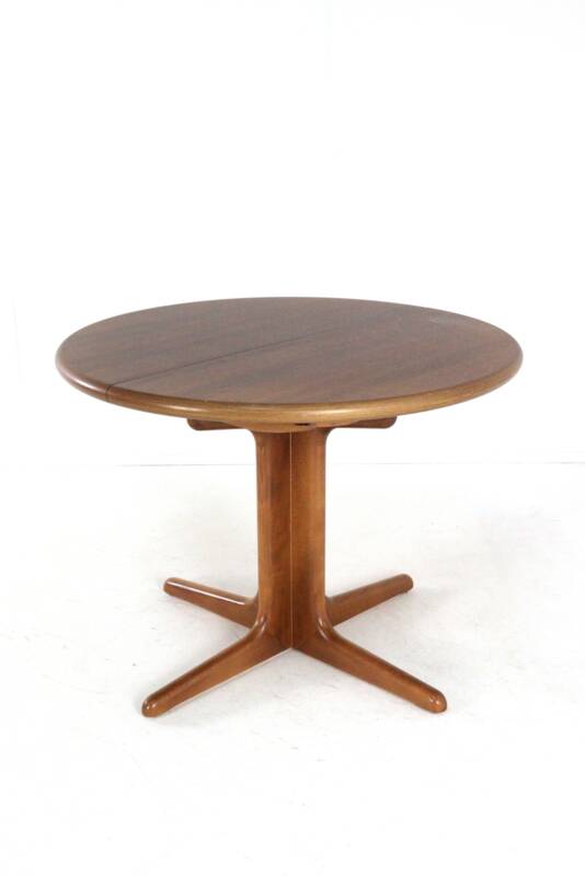 Round extendable dining table 'Malges' - vintage - danish style