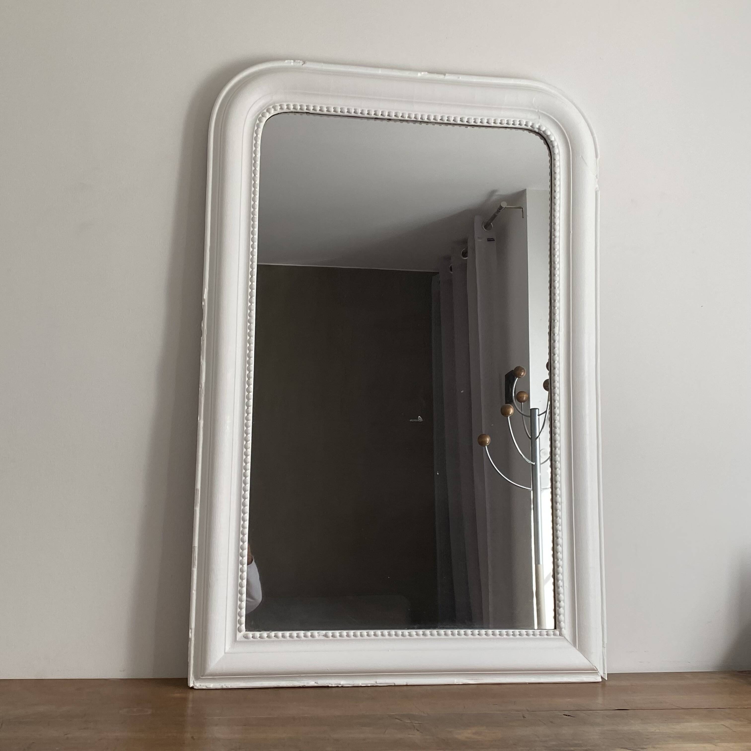 Louis Philippe mirror, late 19th century. White. 135x90.