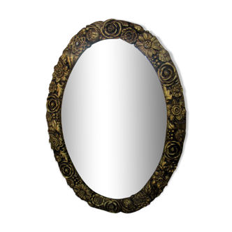 Oval mirror, with plaster frame