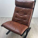 Paire de fauteuils et repose pieds Siesta cuir marron, Ingmar Relling, Westnofa