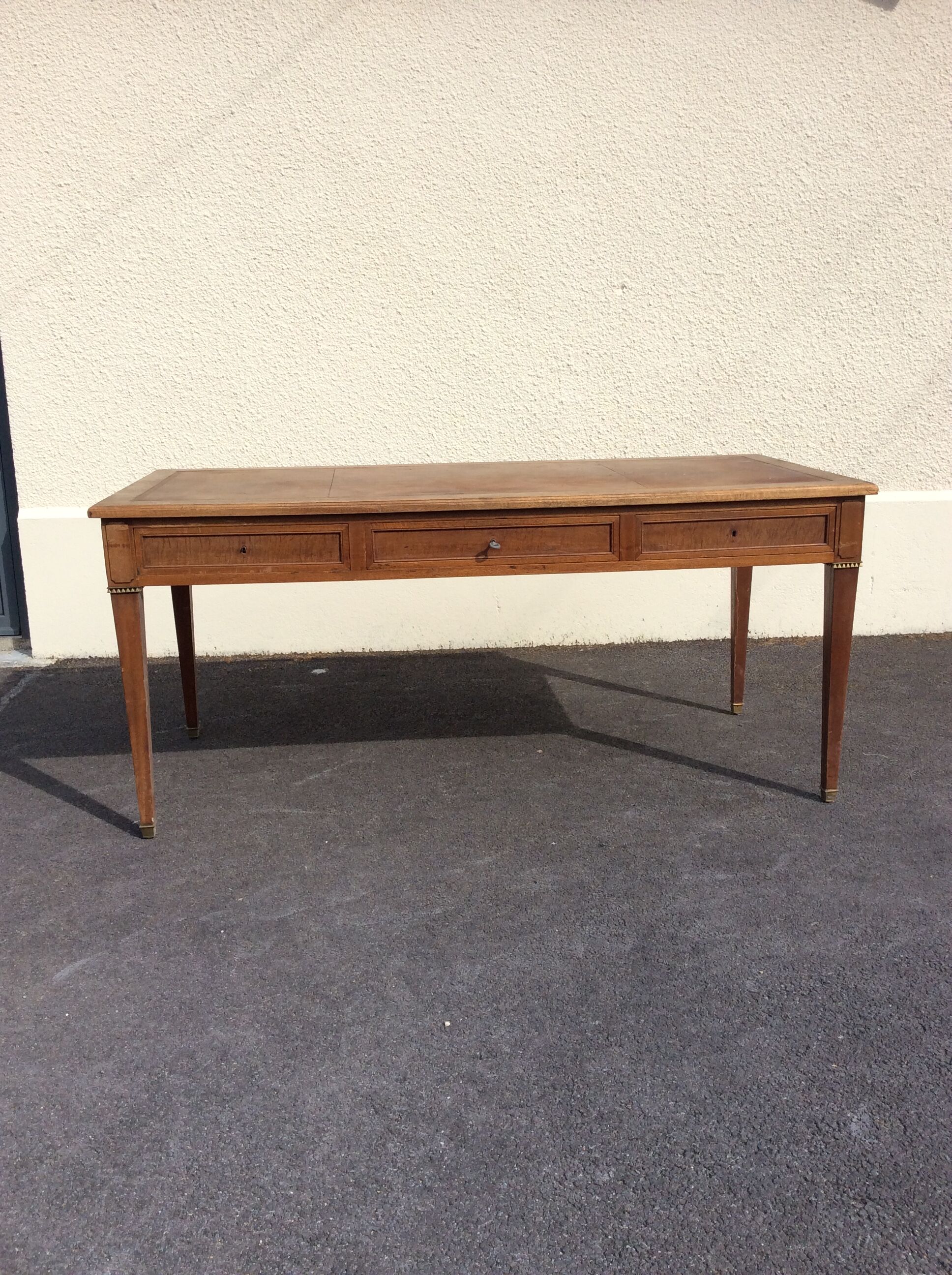 Bureau de style Louis XVl en acajou