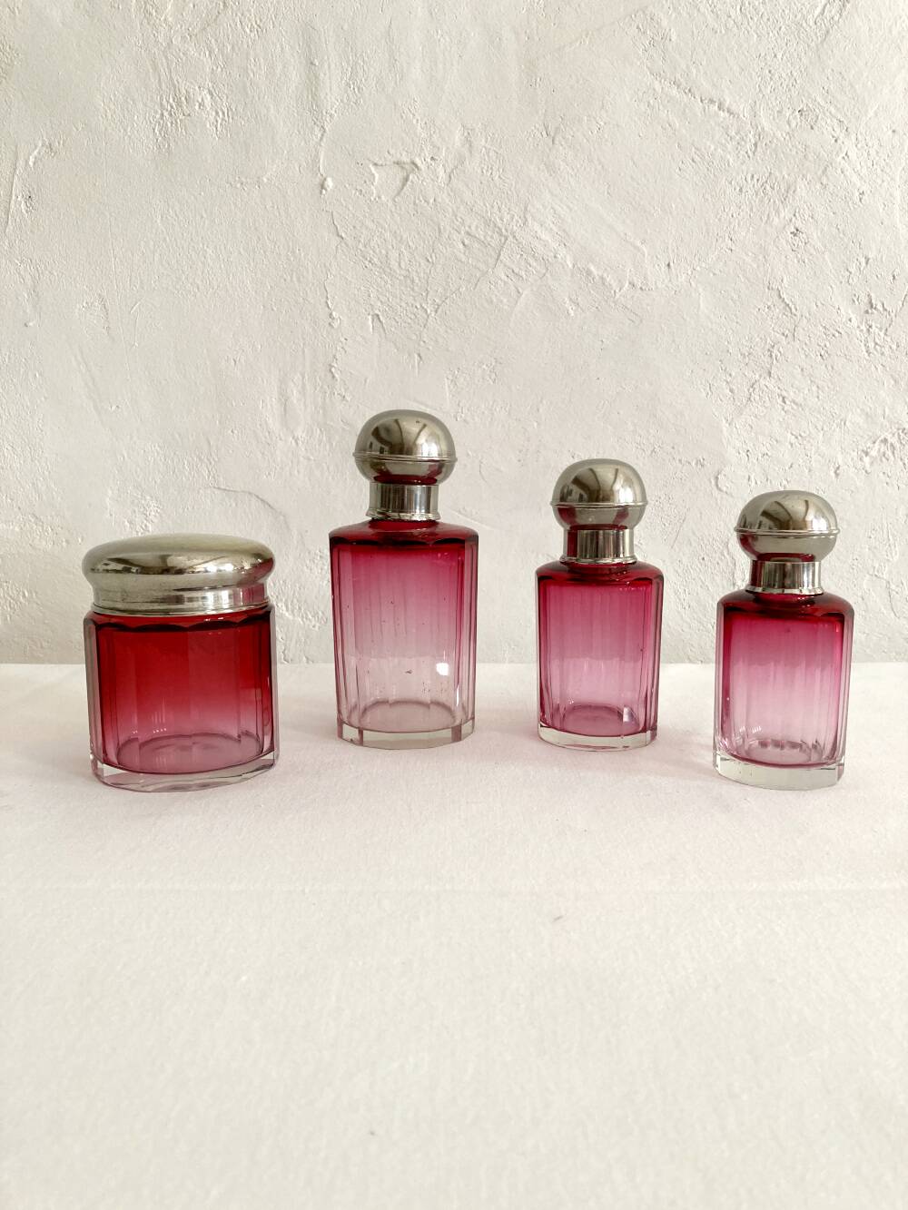 Set / Toiletries / Pink crystal bottles, 1920s