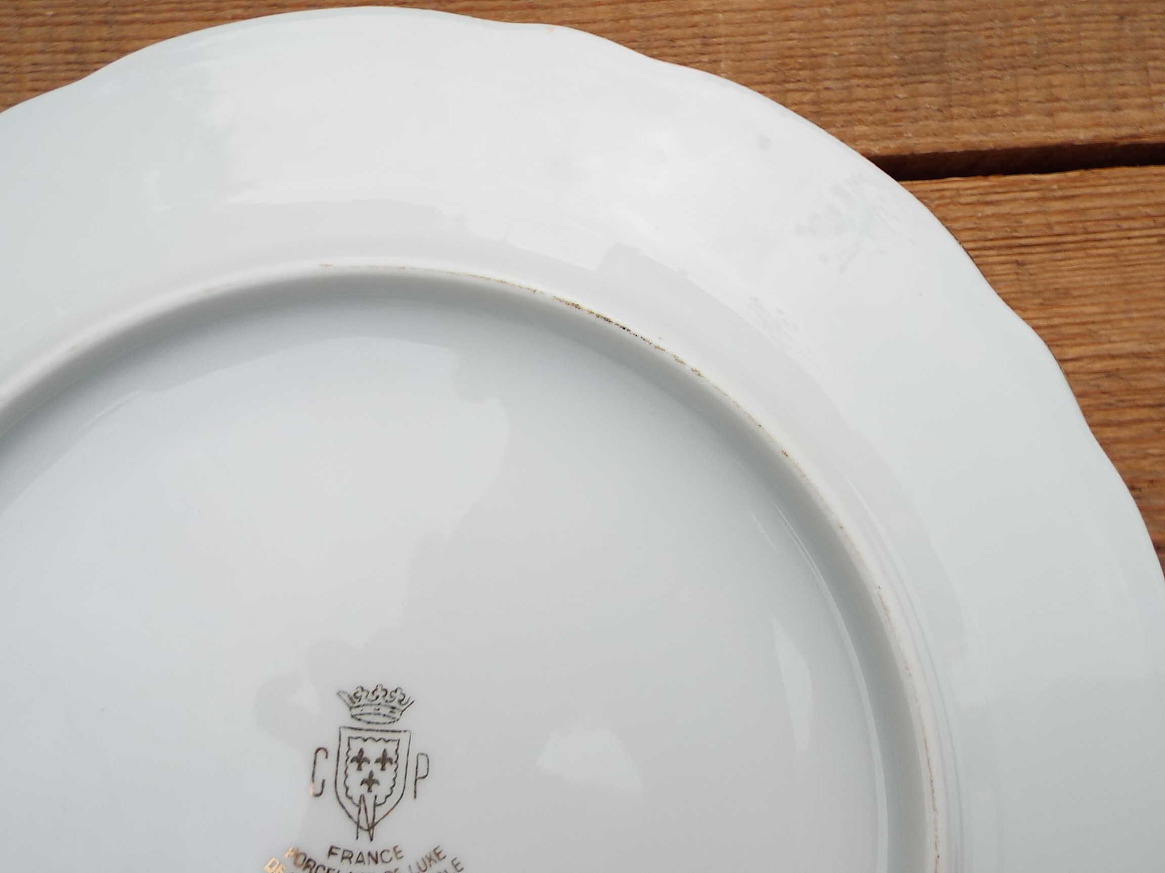 8 flat plates porcelain CNP