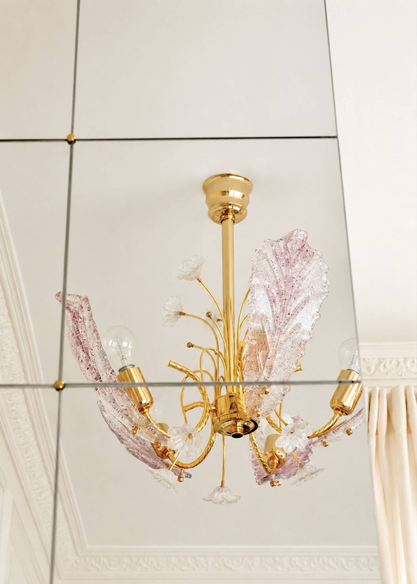 Vintage Murano glass chandelier in pink and gold metal, 1970s.