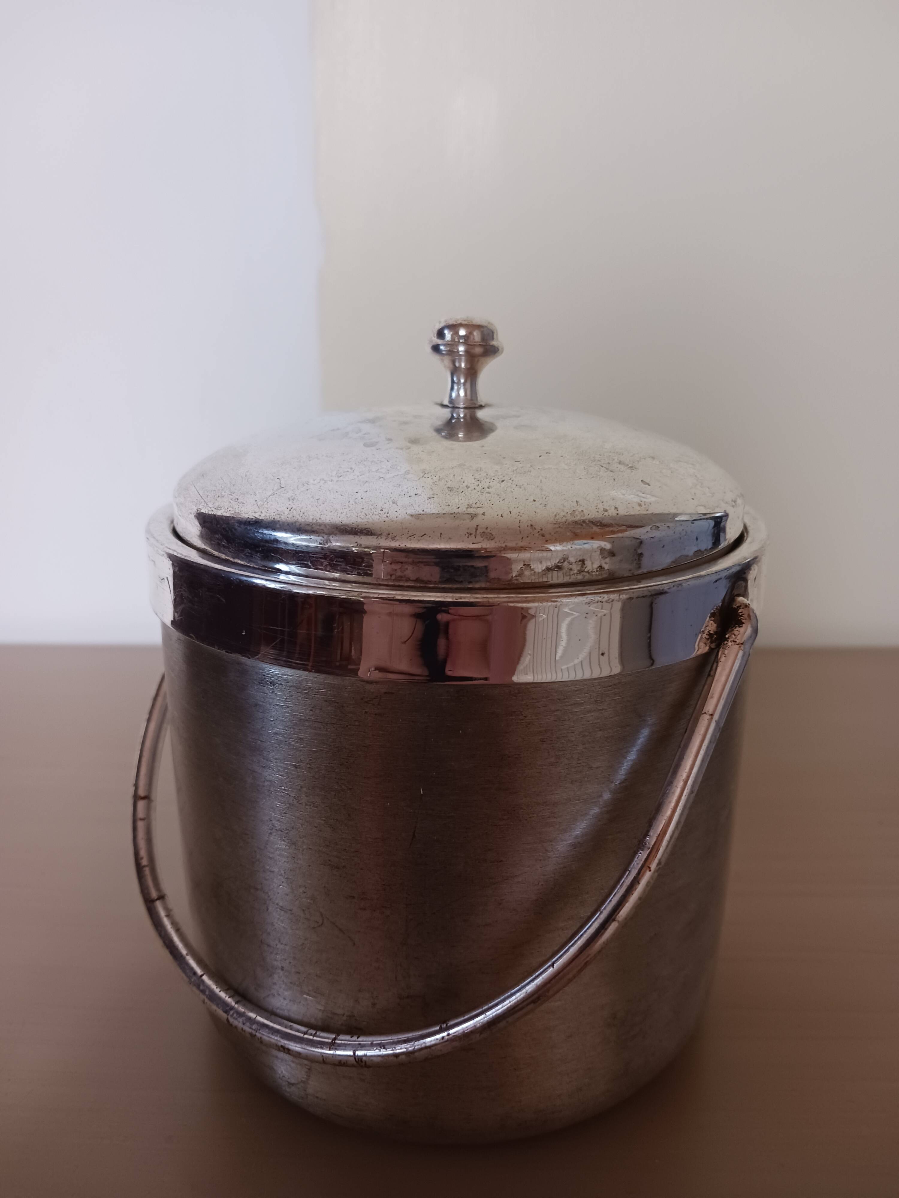 Seau à glace en métal, années 70 .