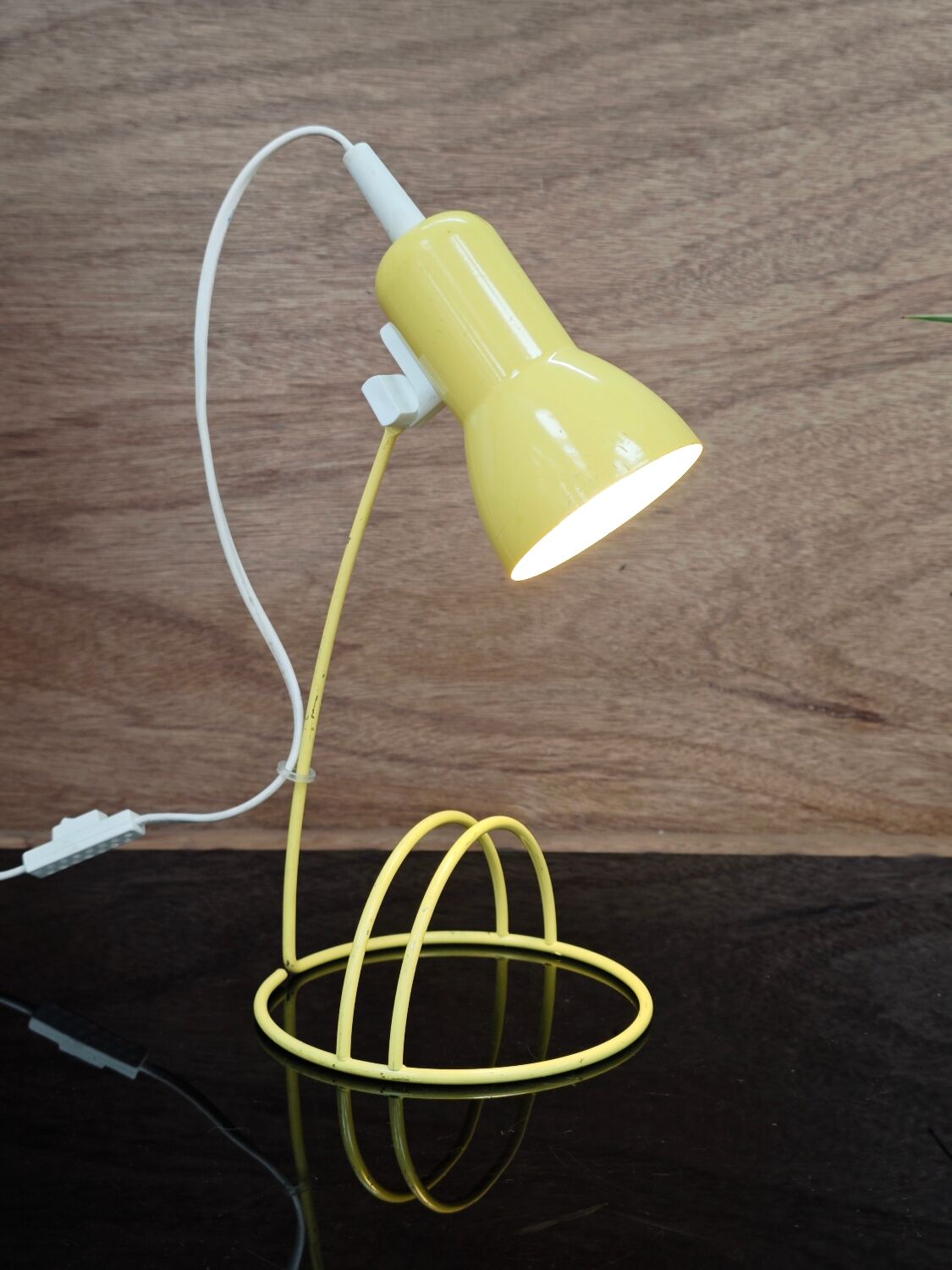 Lampe de bureau vintage jaune 1980