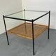 Table d'appoint ou table basse en rotin et verre de style danois moderniste du milieu du siècle