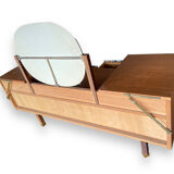 Dressing table in natural wood and fabrics