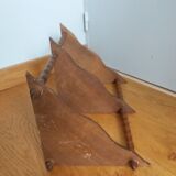 Hanging corner wall shelf