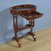 Table vide-poche en ronce d’acajou, époque Empire – début XIXe