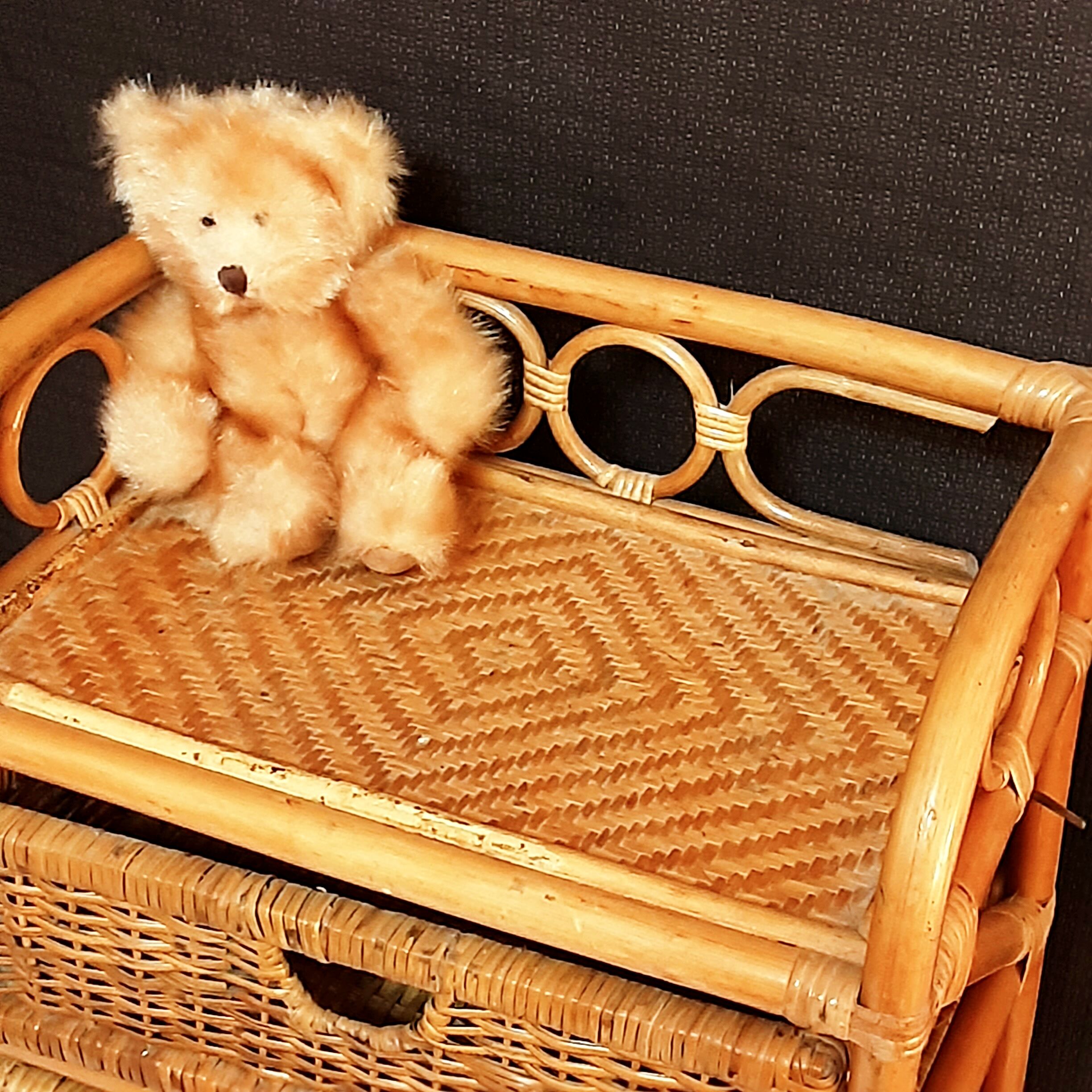 Meuble en rotin vintage