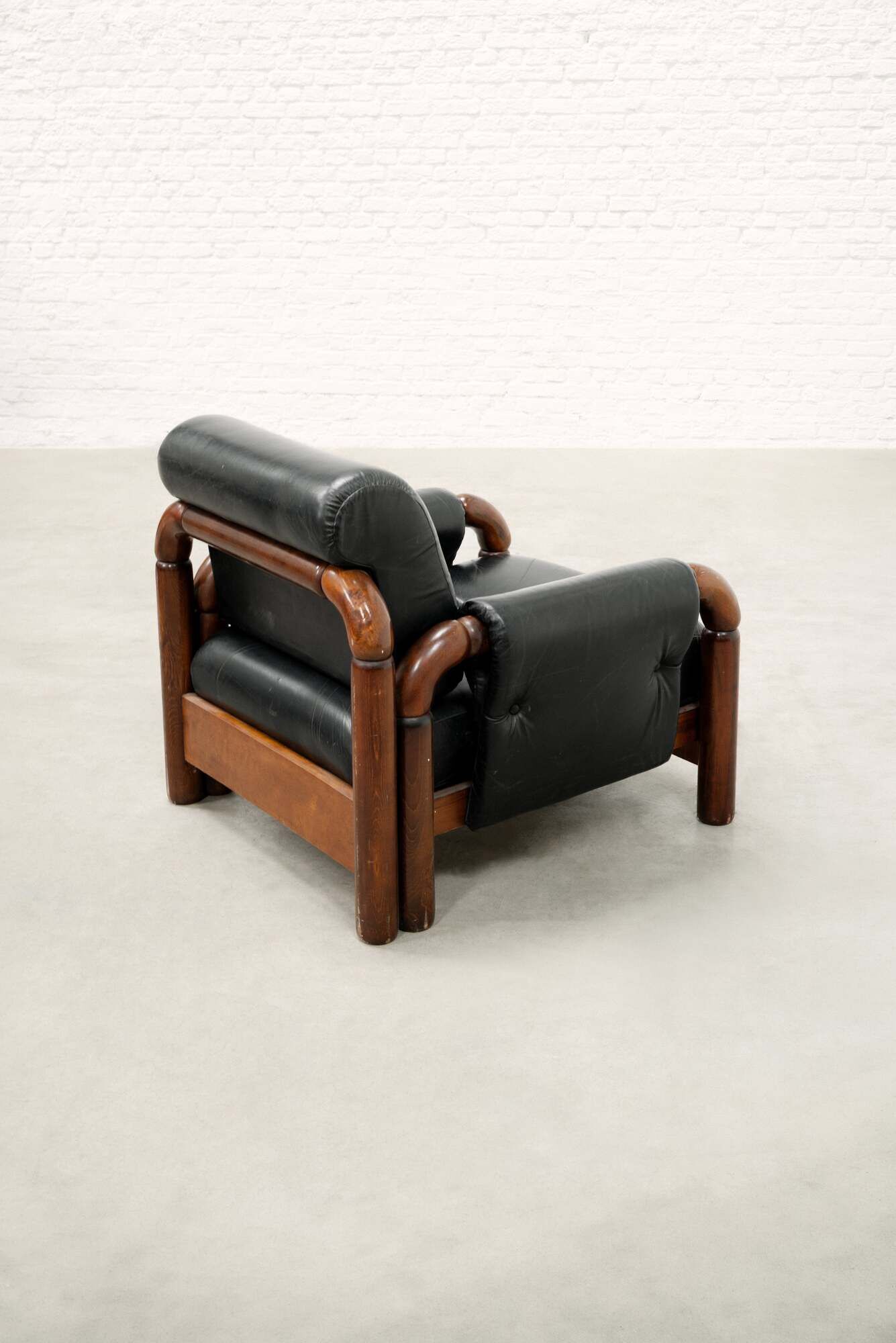 Brazilian Modernist Armchair in Black Leather and Solid Wood, 1970s