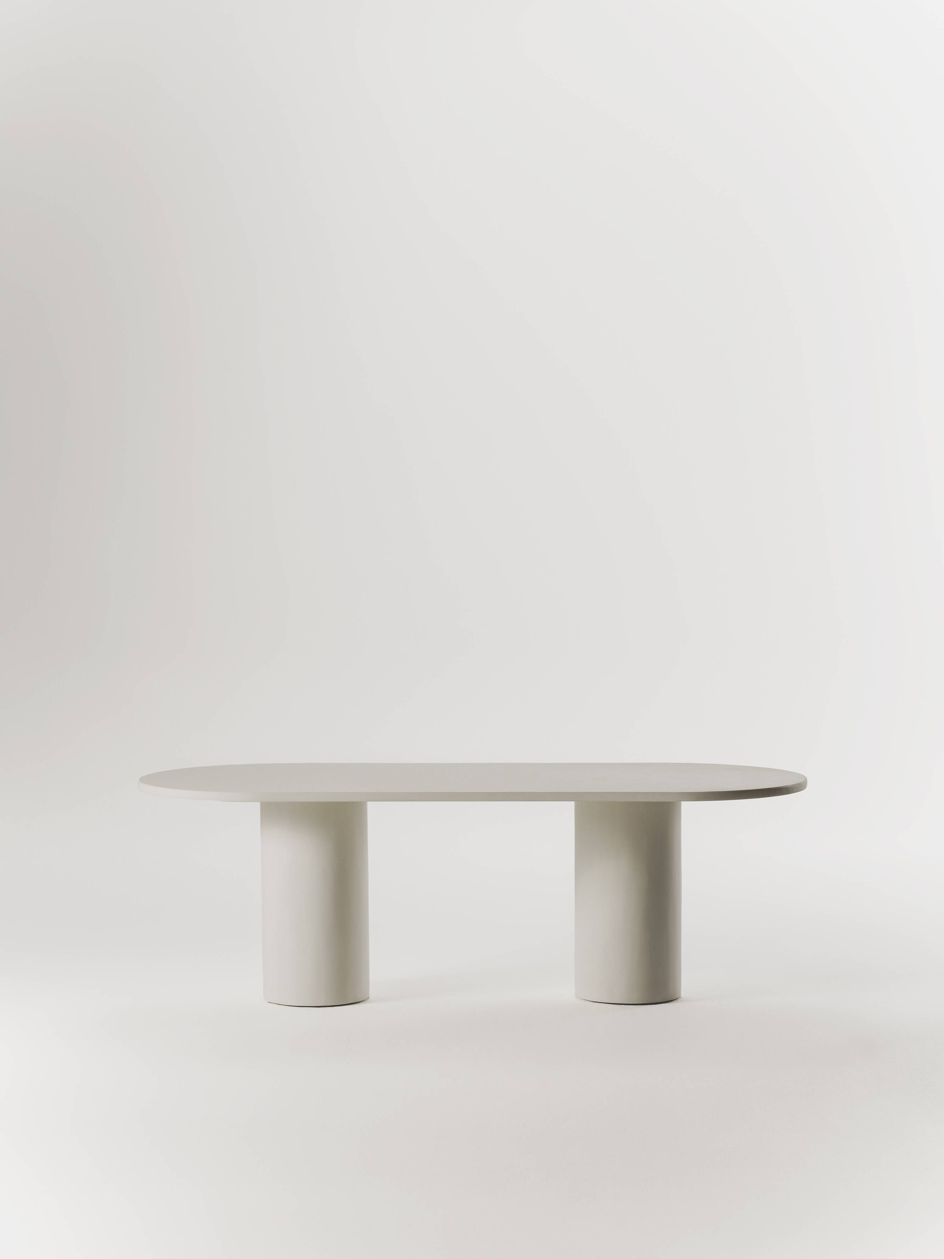 Reye dining table