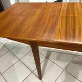 Large extendable Scandinavian table in vintage teak from the 1970s.
