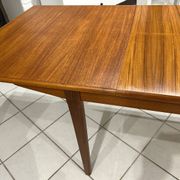 Large extendable Scandinavian table in vintage teak from the 1970s.