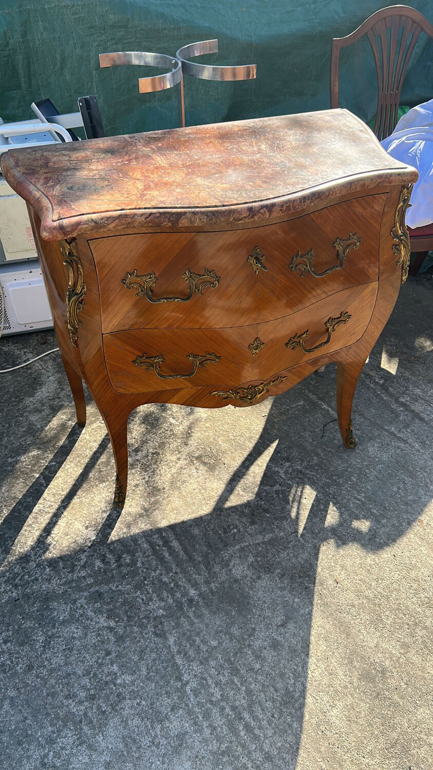 Commode en bois de rose