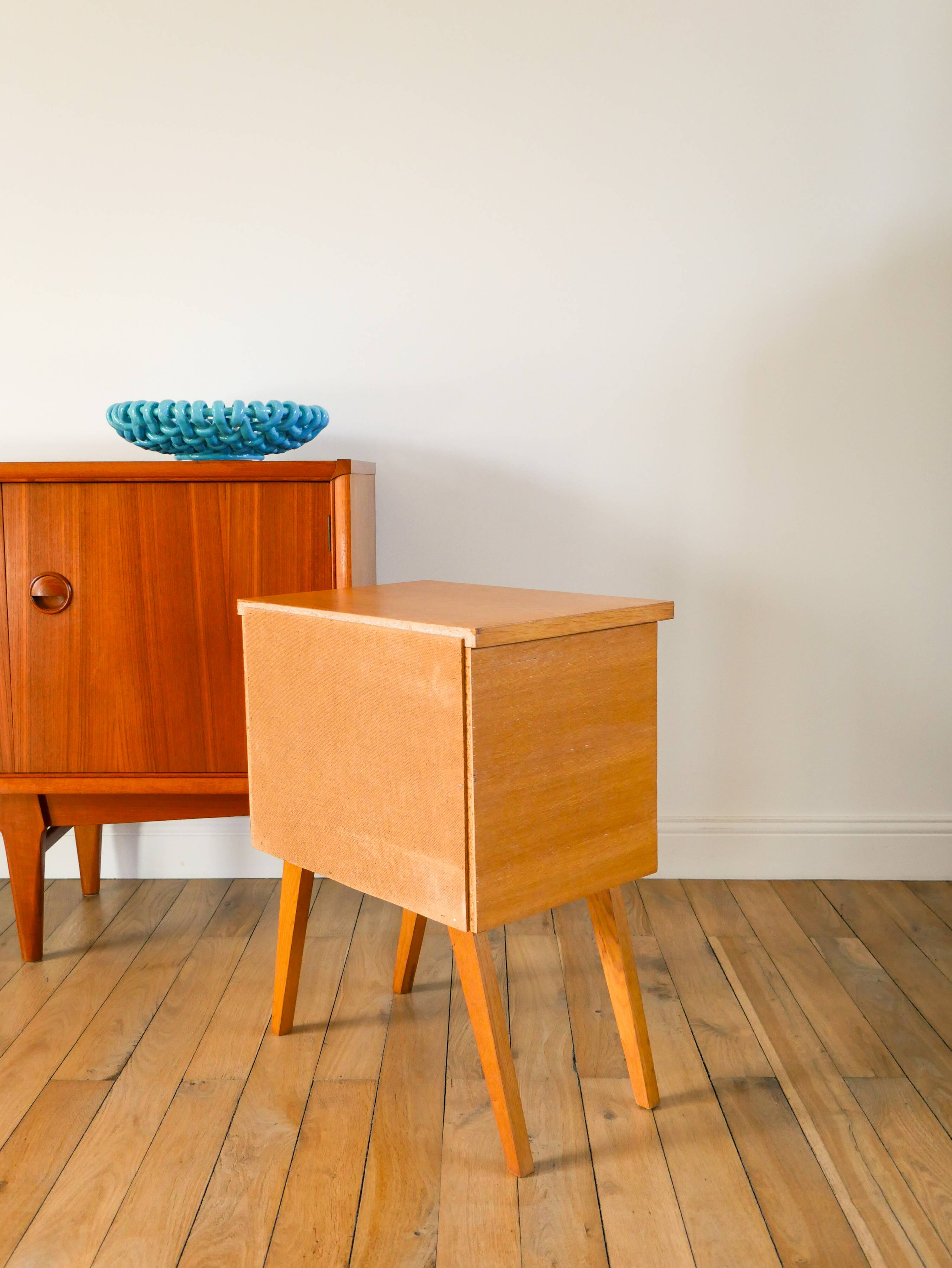 Scandinavian bedside table in teak veneer, with tapered legs and a drawer, 1960.