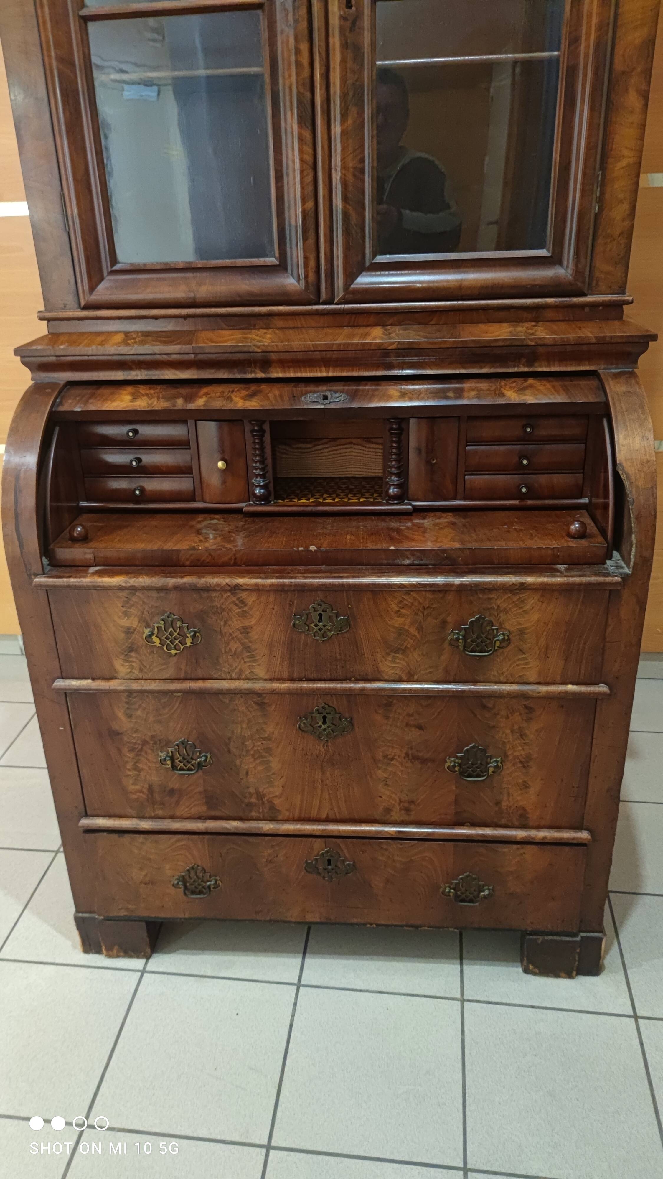 Victorian mahogany library desk, circa 1820