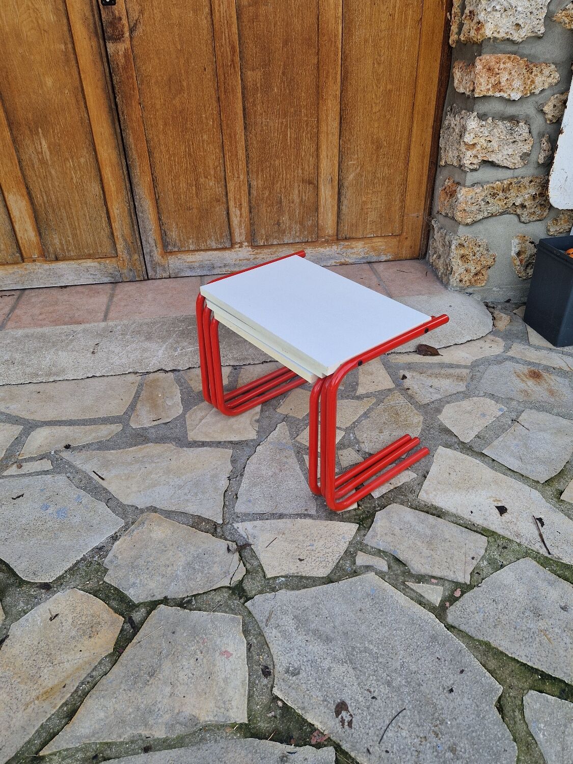 Vintage design nesting coffee table