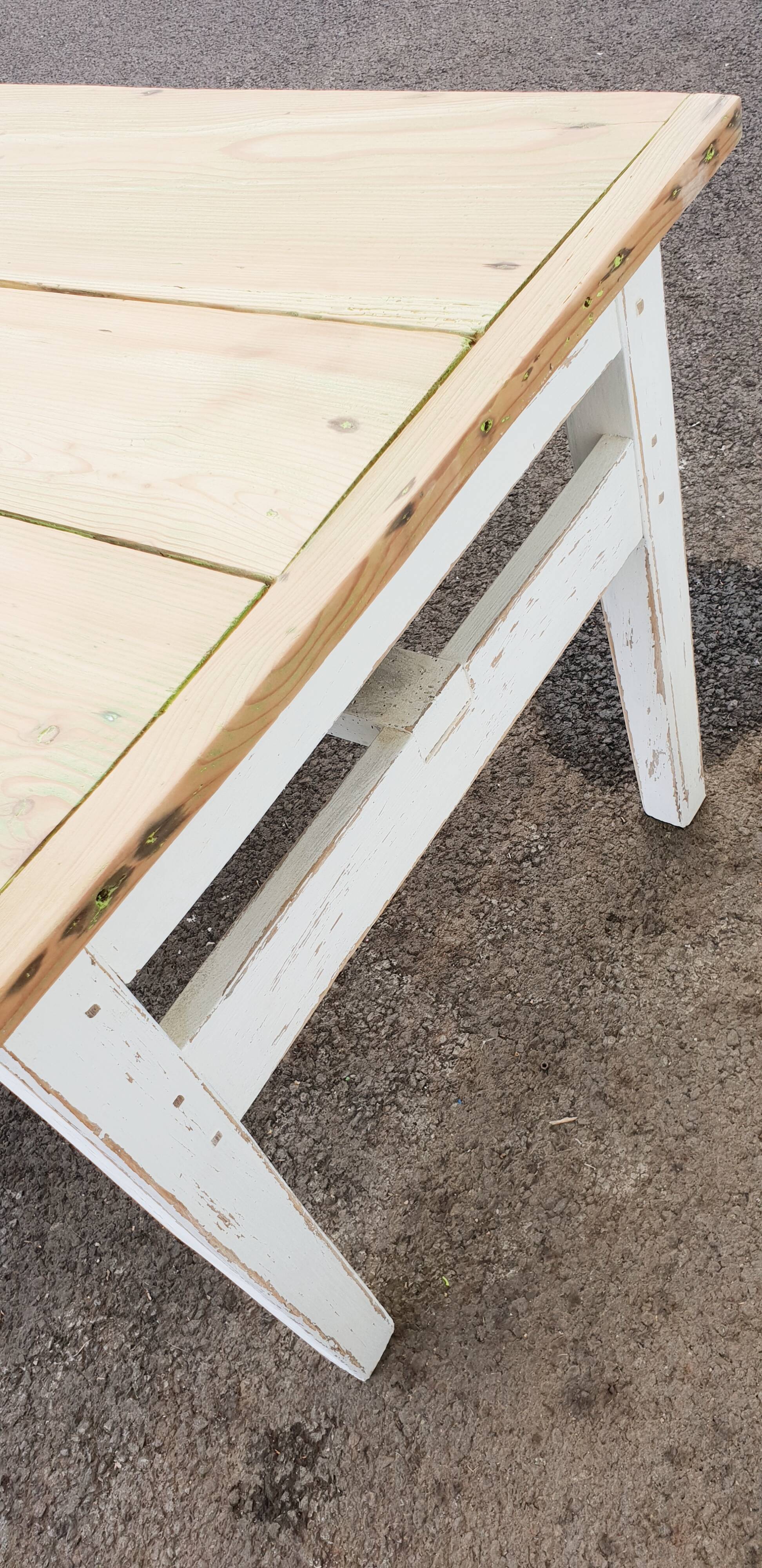 Farm table