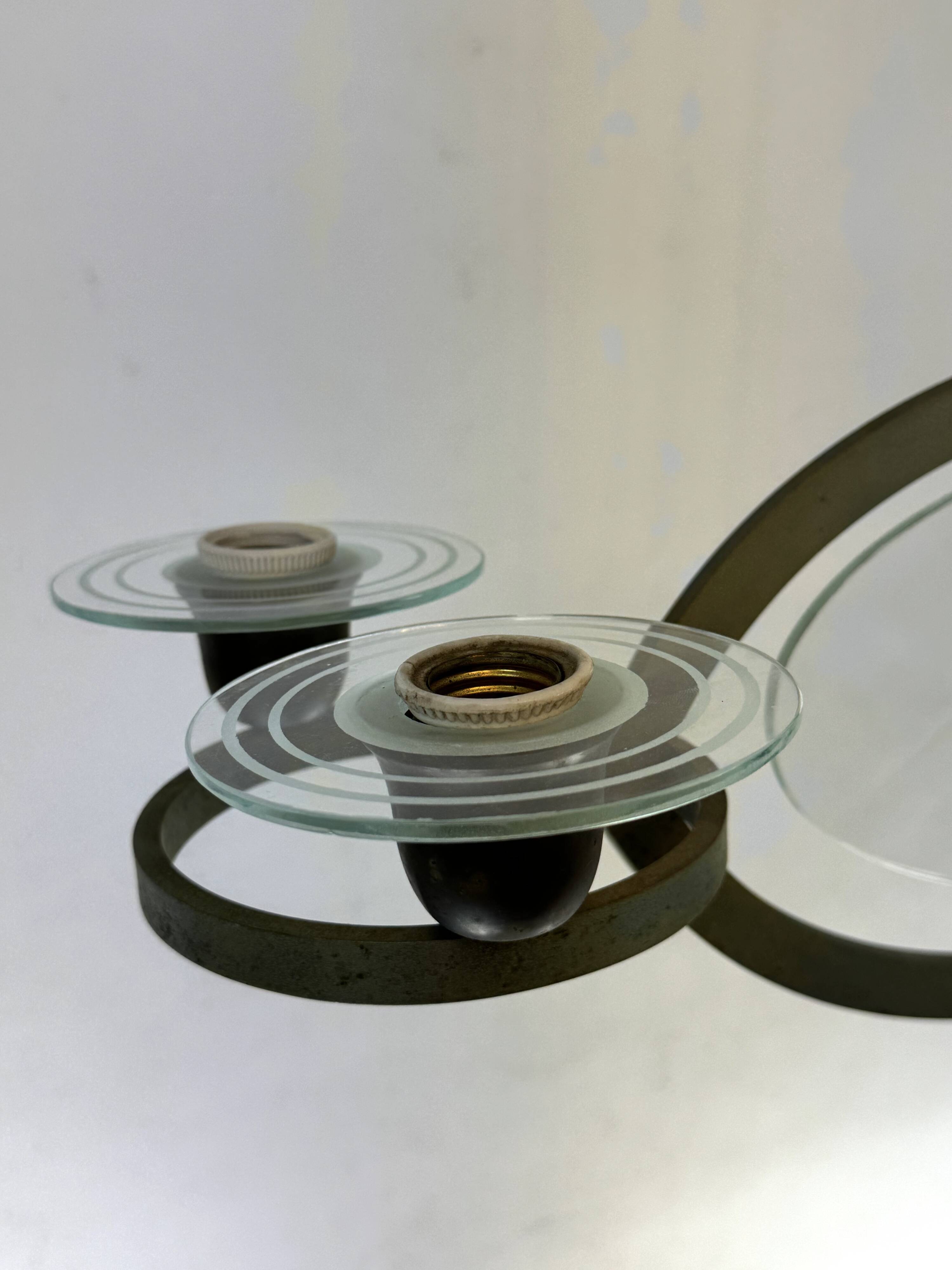 Pietro Chiesa, Art Deco chandelier in solid lacquered brass and glass. Italy 1930s