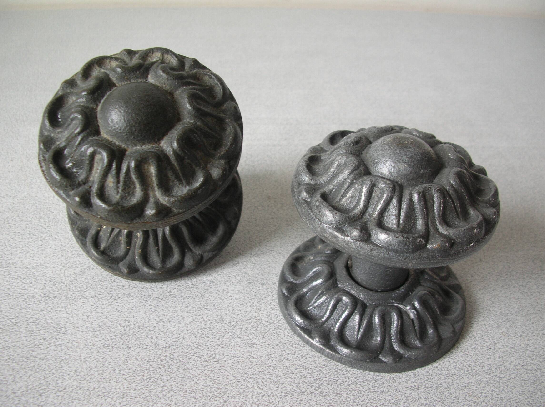 Set of 2 cast iron metal door handles 7.3 cm old door locksmith