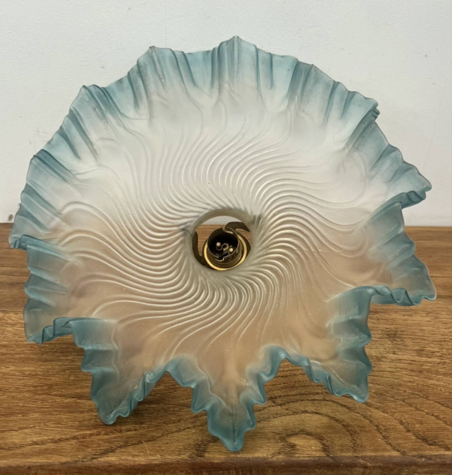 Ancienne Suspension abat jour dentelle verre plissé bleu griffe +douil