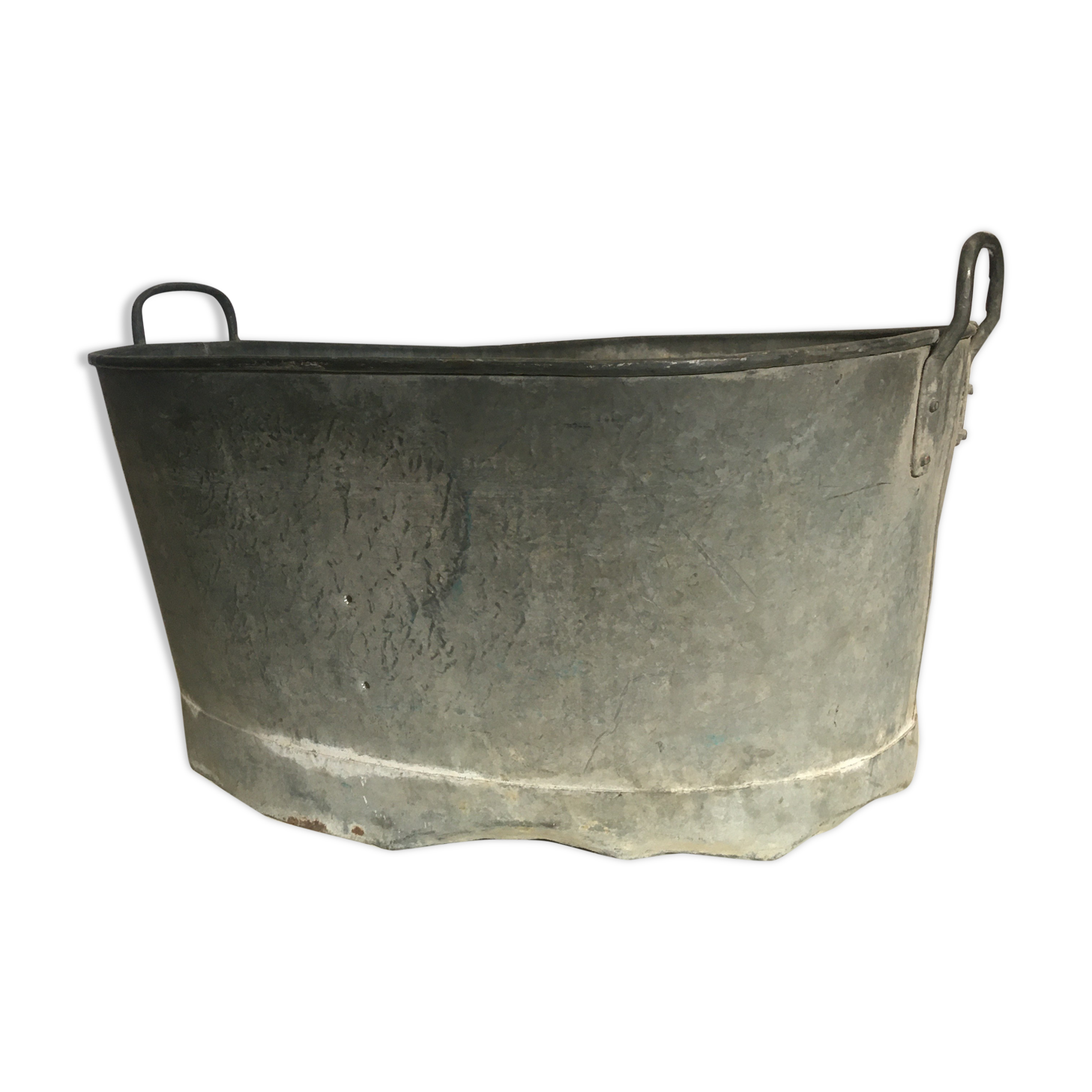 Vintage zinc basin with handle