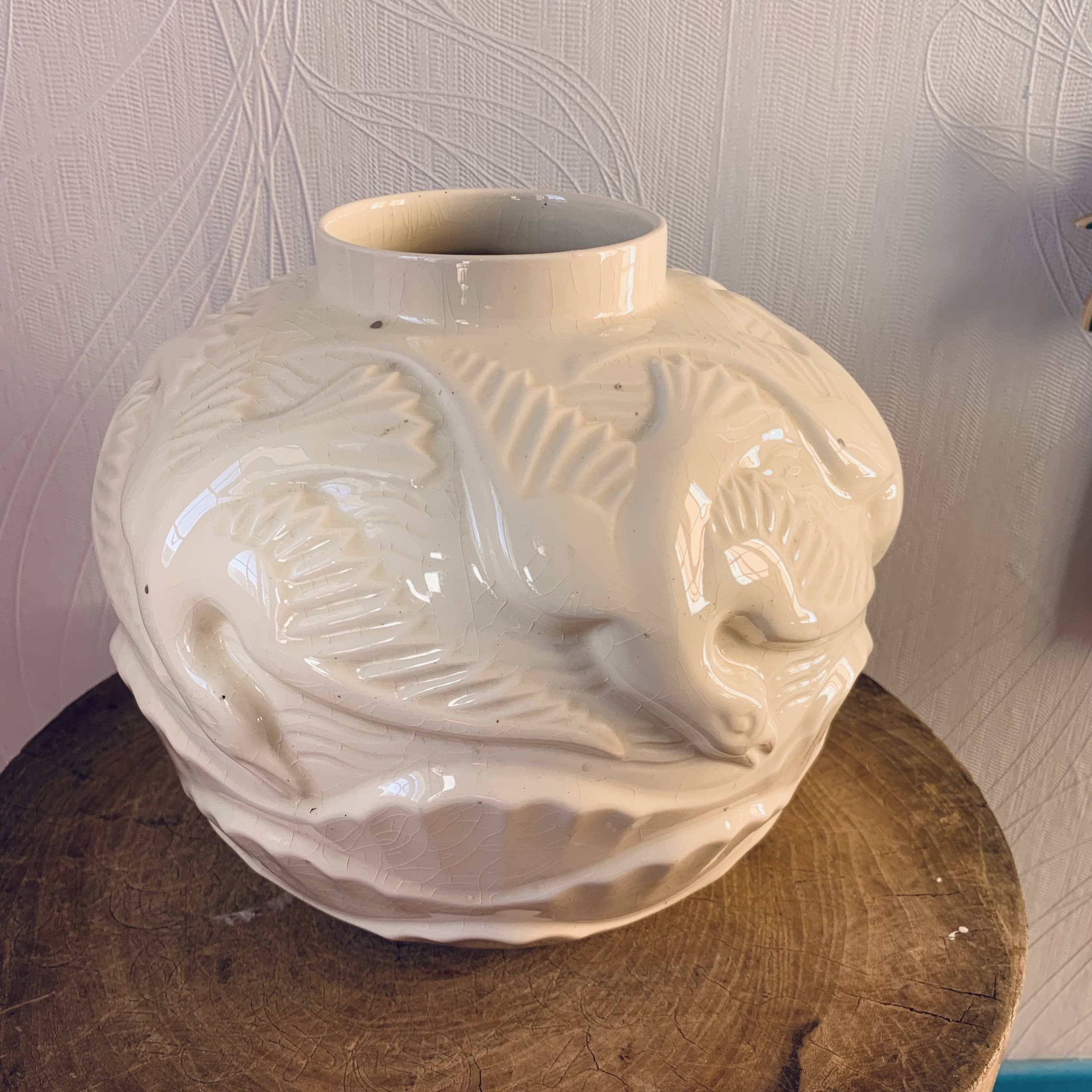 Vase boule art déco modèle "mouettes" de charles catteau - boch frères keramis