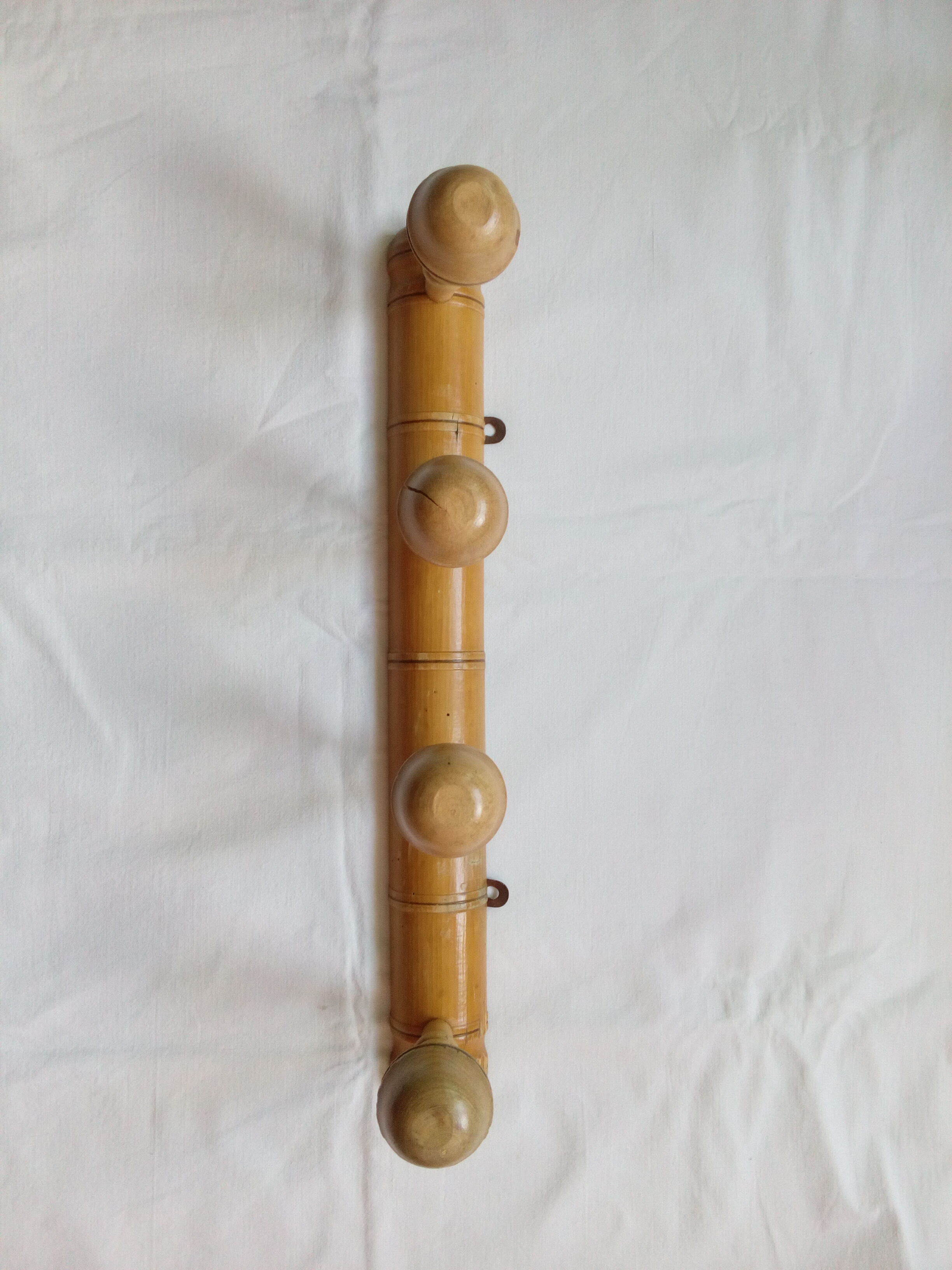 4-patère wall coat door, made of bamboo-turned wood