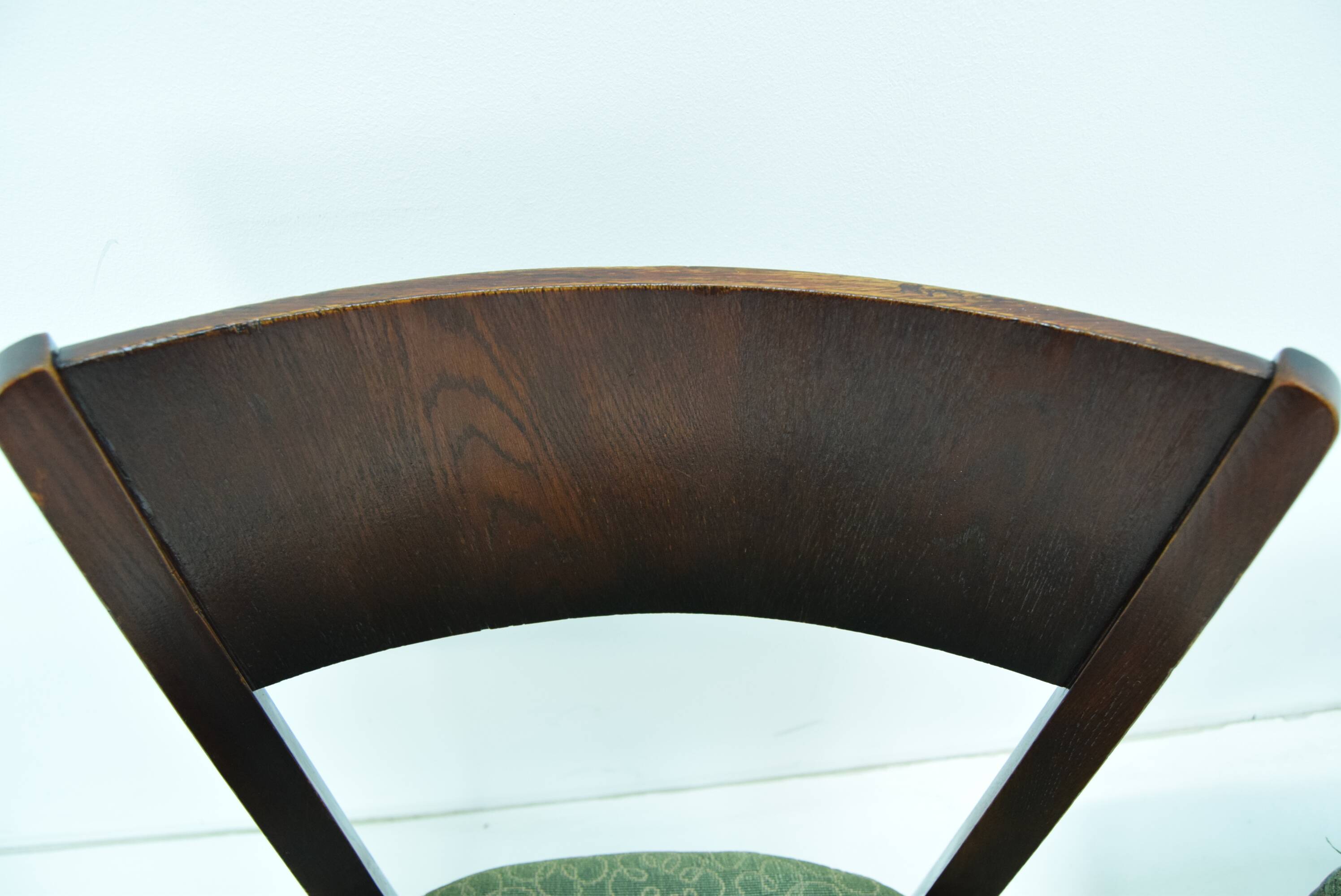 Ensemble de quatre chaises à manger/ Interier Praha, années 1950.