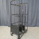 Postal sorting trolley with wheels