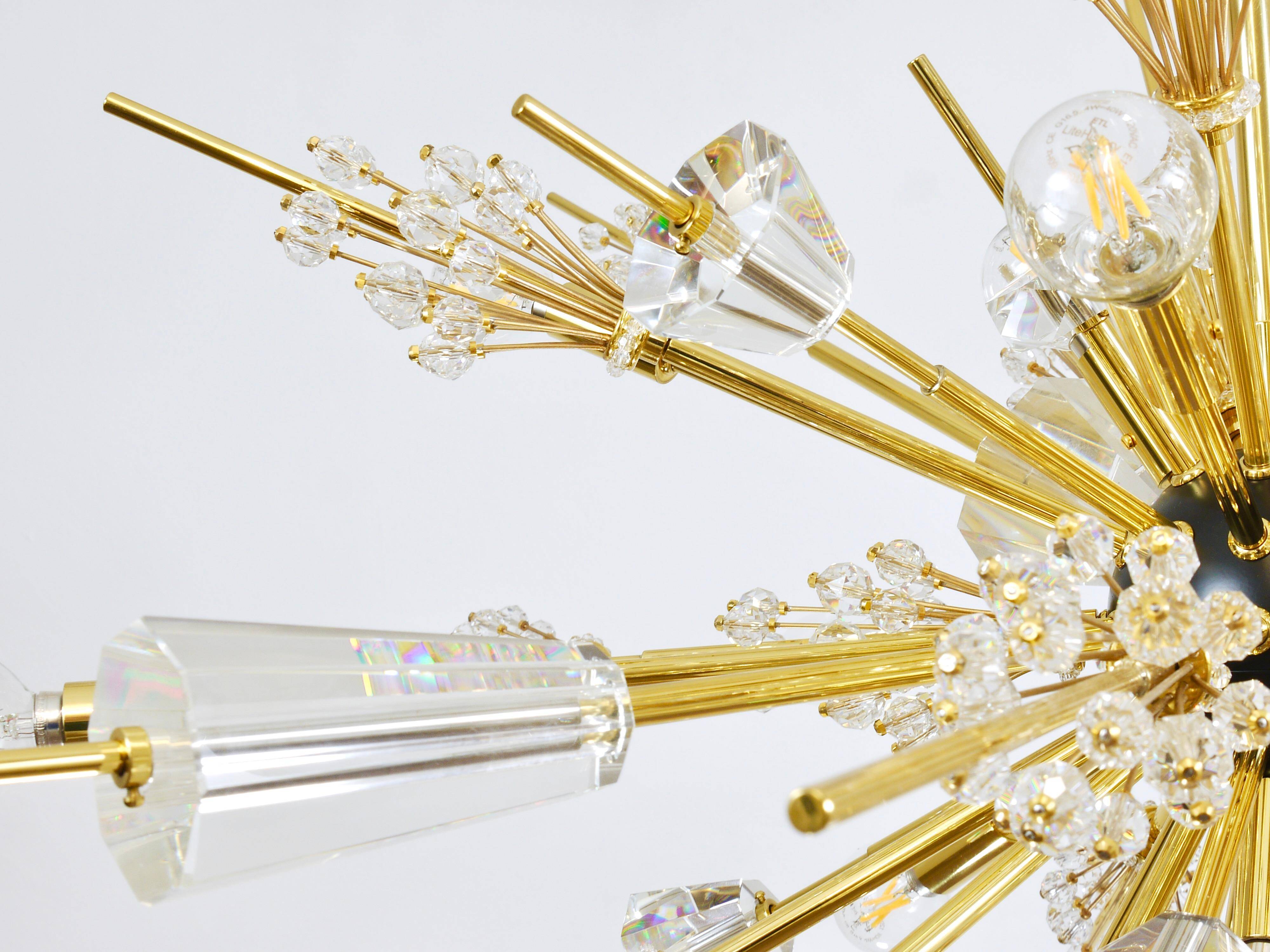 Grand Sputnik chandelier Metropolitan Opera in crystal and brass J.L. Lobmeyr