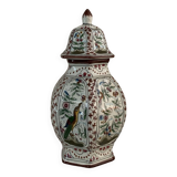 Baluster vase with lid