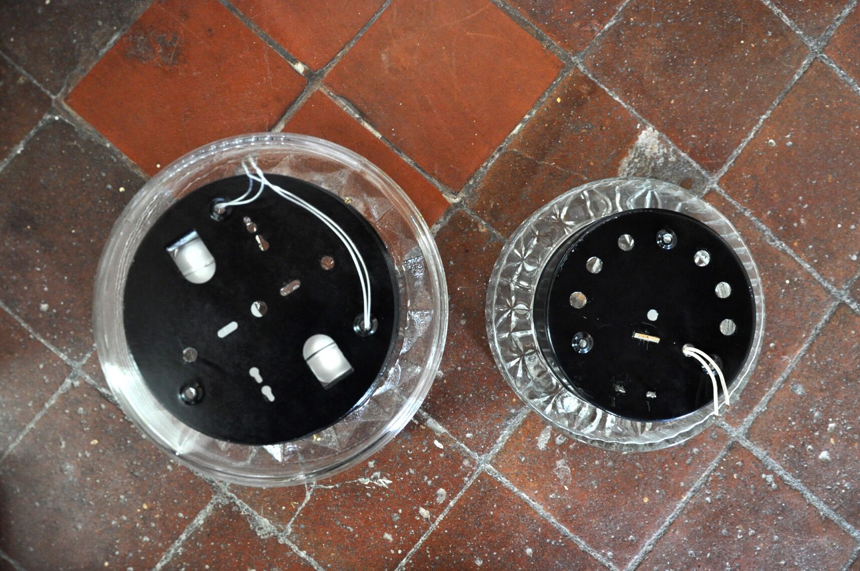 Duo of wall lamps peris andreu, cut glass, spain, 1970