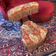 Chaise voyeuse époque Napoléon III en bois noirci, garnie d’une tapisserie