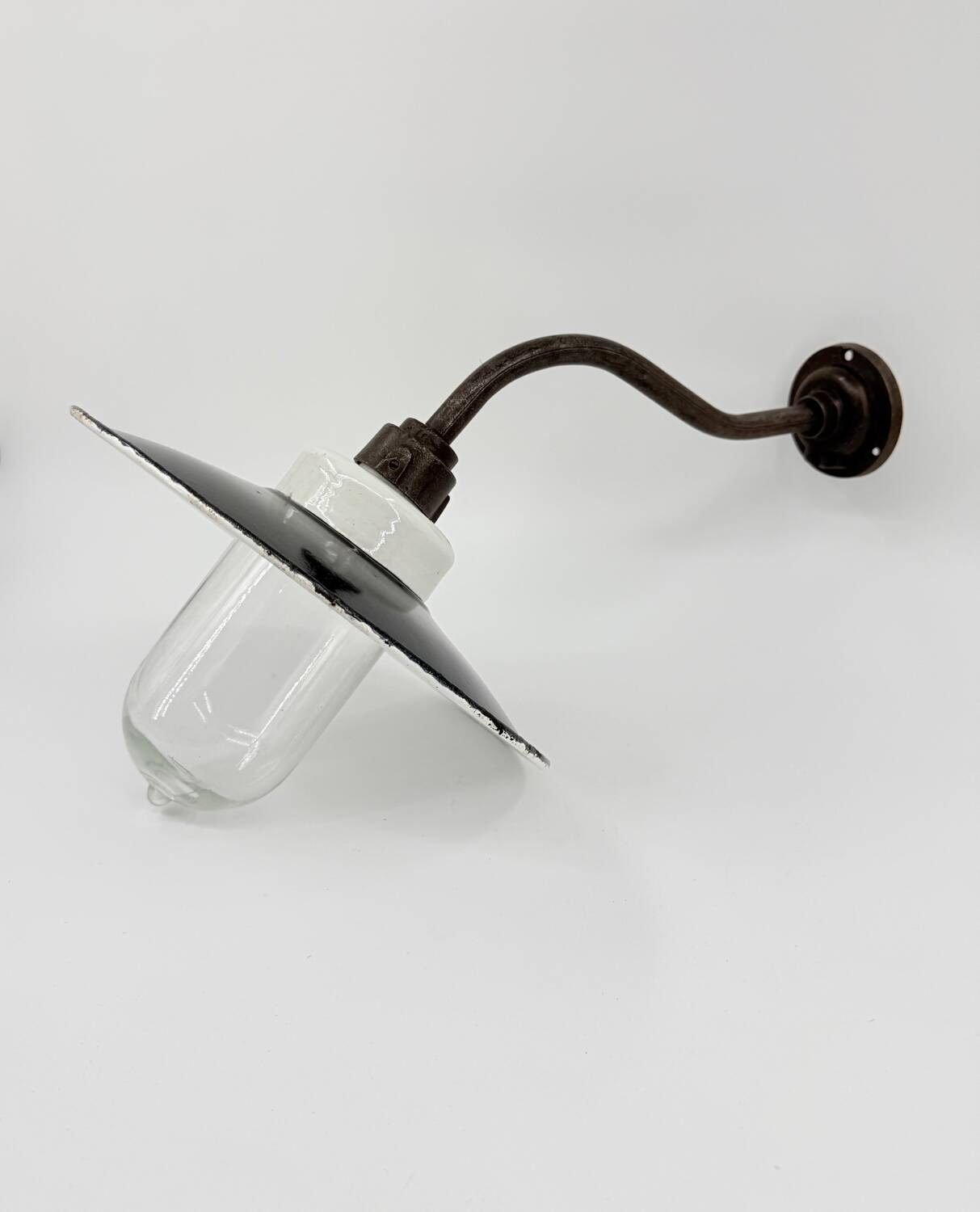 Court lamp