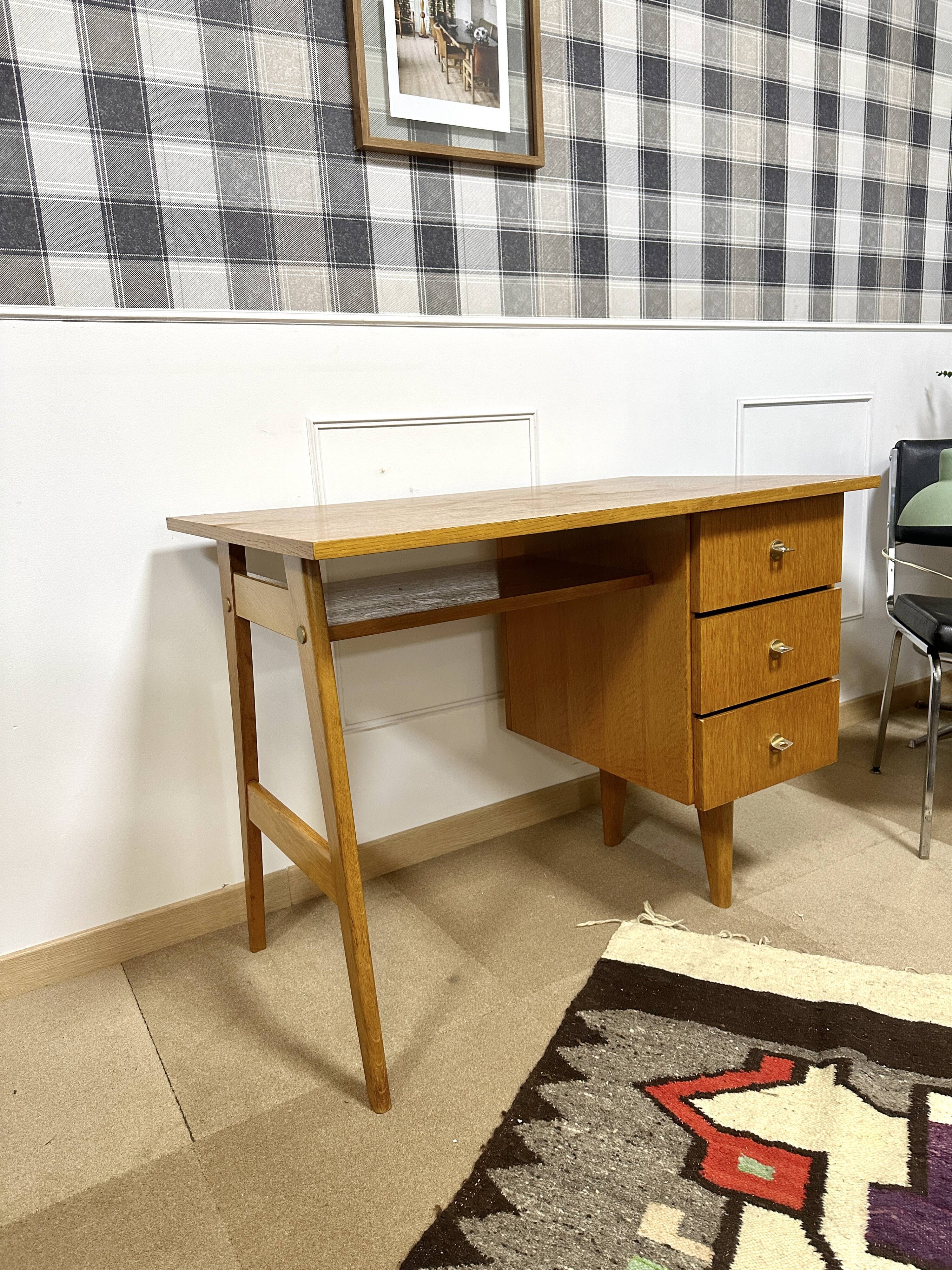 Vintage desk feet compass