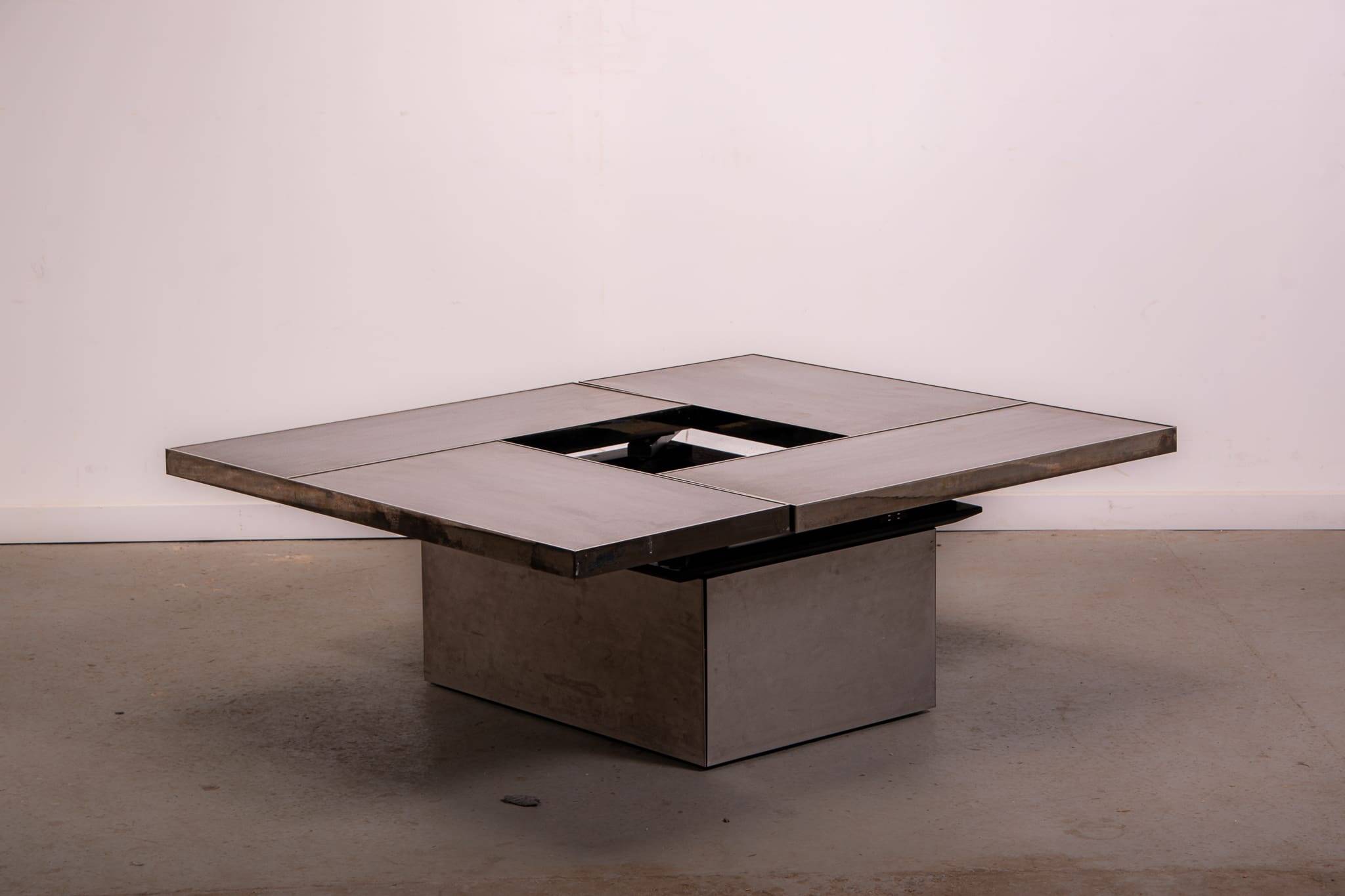 Table basse Belgo en métal brossé chromé