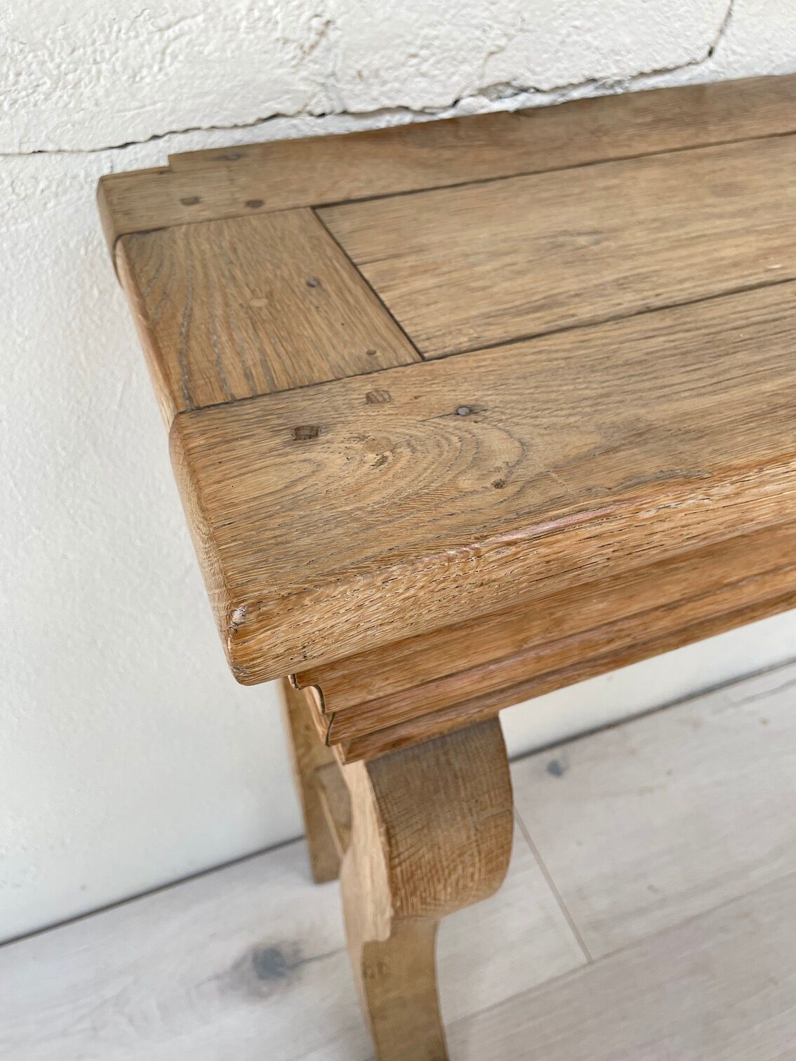 Raw oak butt console