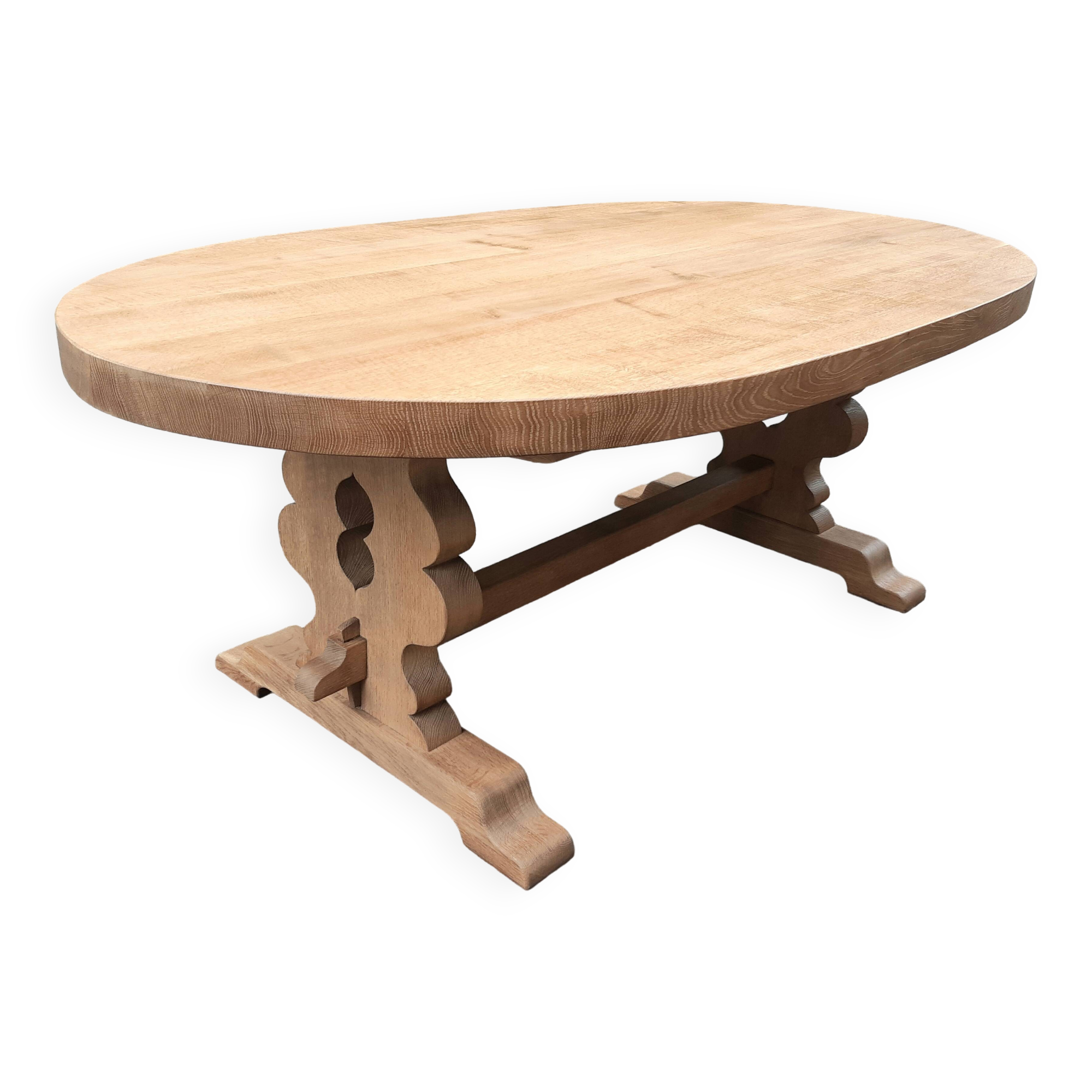 Oval farmhouse table