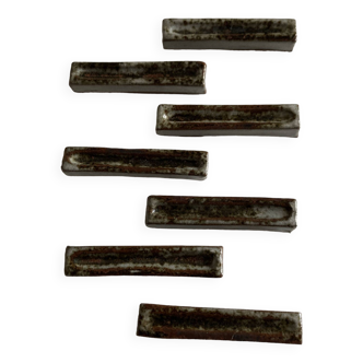 Set de 7 porte couteaux de potier en grès pyrité modernistes 1970