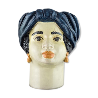 Middle-headed blue woman vase