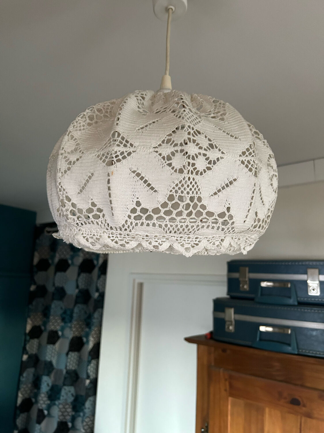 Vintage hook suspension